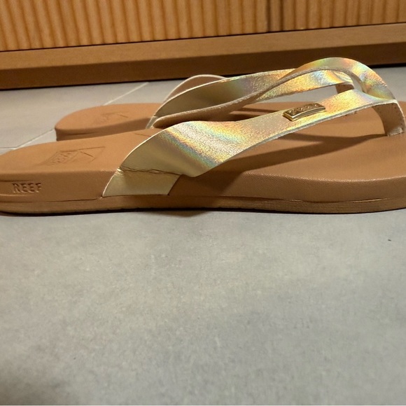 Women’s Reef Cream Tan champagne vegan leather Sandals - brand new never worn - Picture 6 of 8
